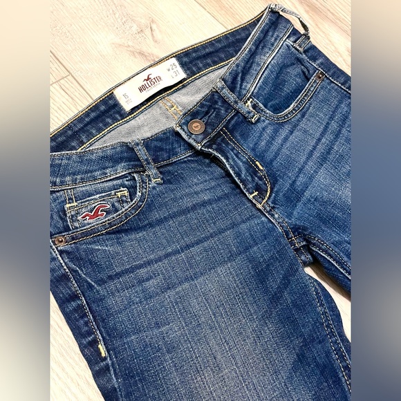 Hollister Dark Wash Low-Rise Flared Jeans, S25 - Picture 2 of 7